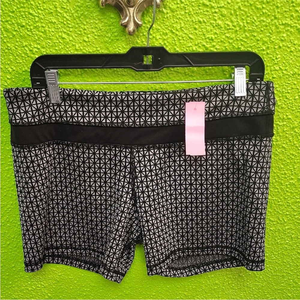 Lululemon Athletica Black and White Athletic Shorts with Geometric Pattern